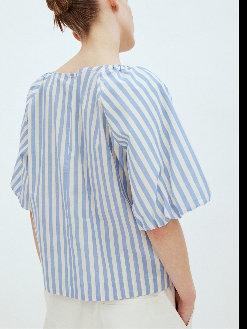 H&M‎ Blue and White Striped Puff-Sleeve Blouse - Picture 2 of 7